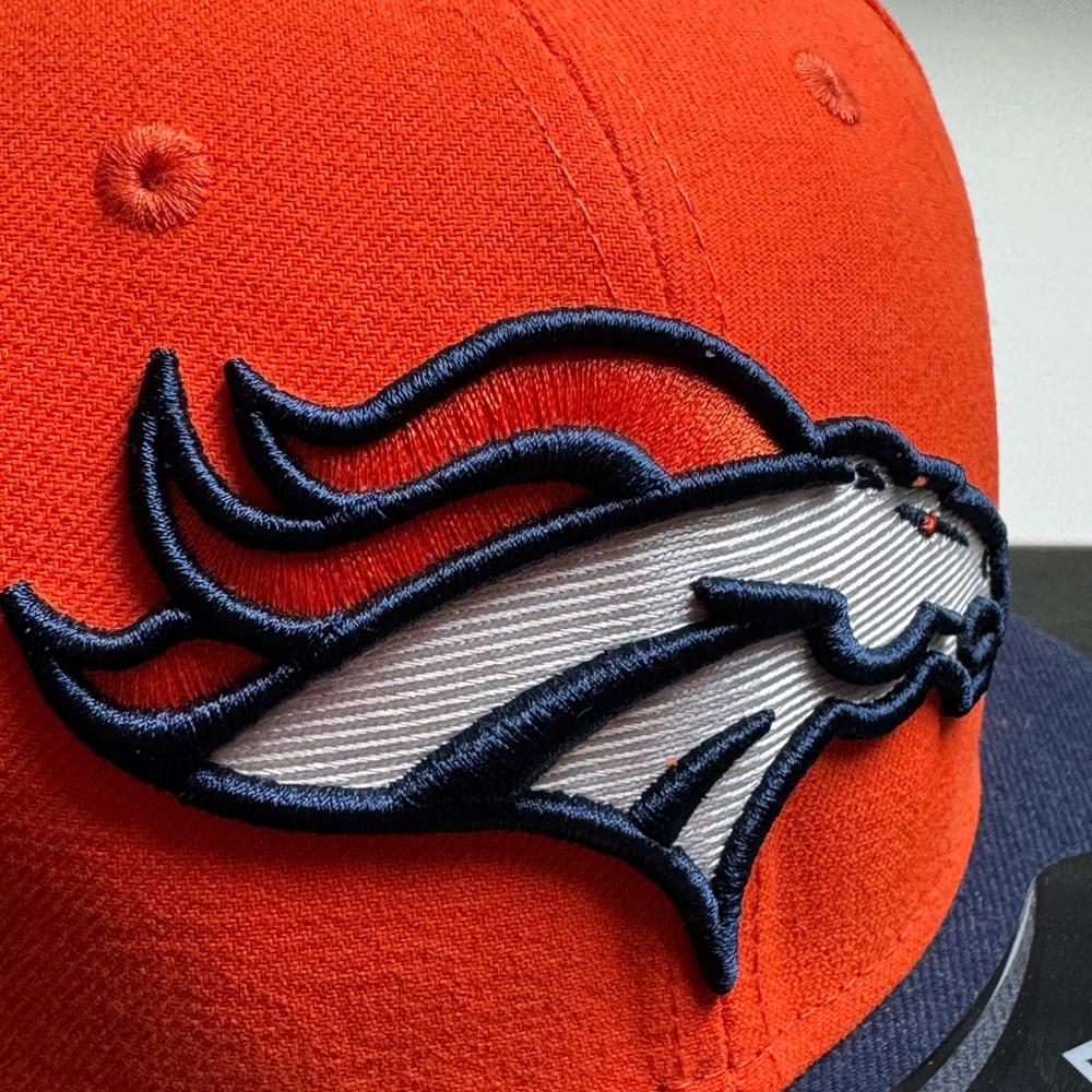 Denver Broncos 7 1/4 New Era Hat NFL Fitted Size 7 1/4 NWT
